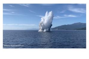 Explosion dans la mer