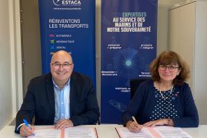 Jean Michel Durepaire et Christine Caron signent