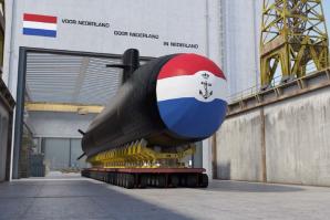 Submarin going to the sea