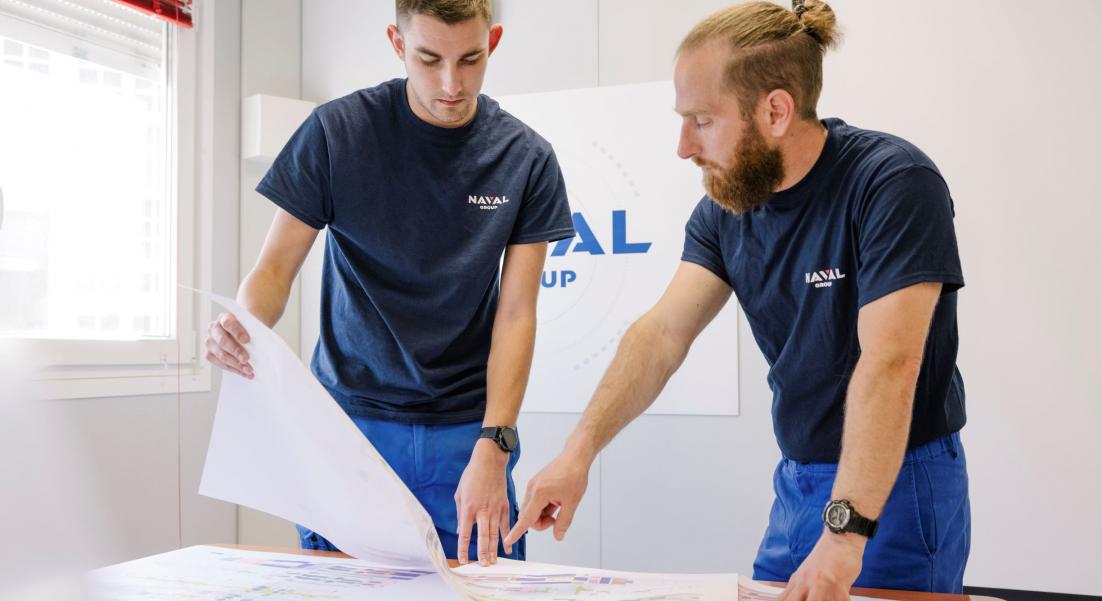 Illustration of the concept of innovation, employees working together and sharing ideas